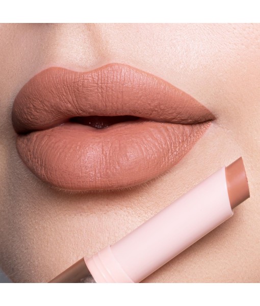 astra madame lipstylo the mat 001