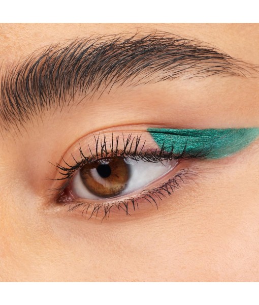 essence stay & play gel eyeliner 07 emerald dragon